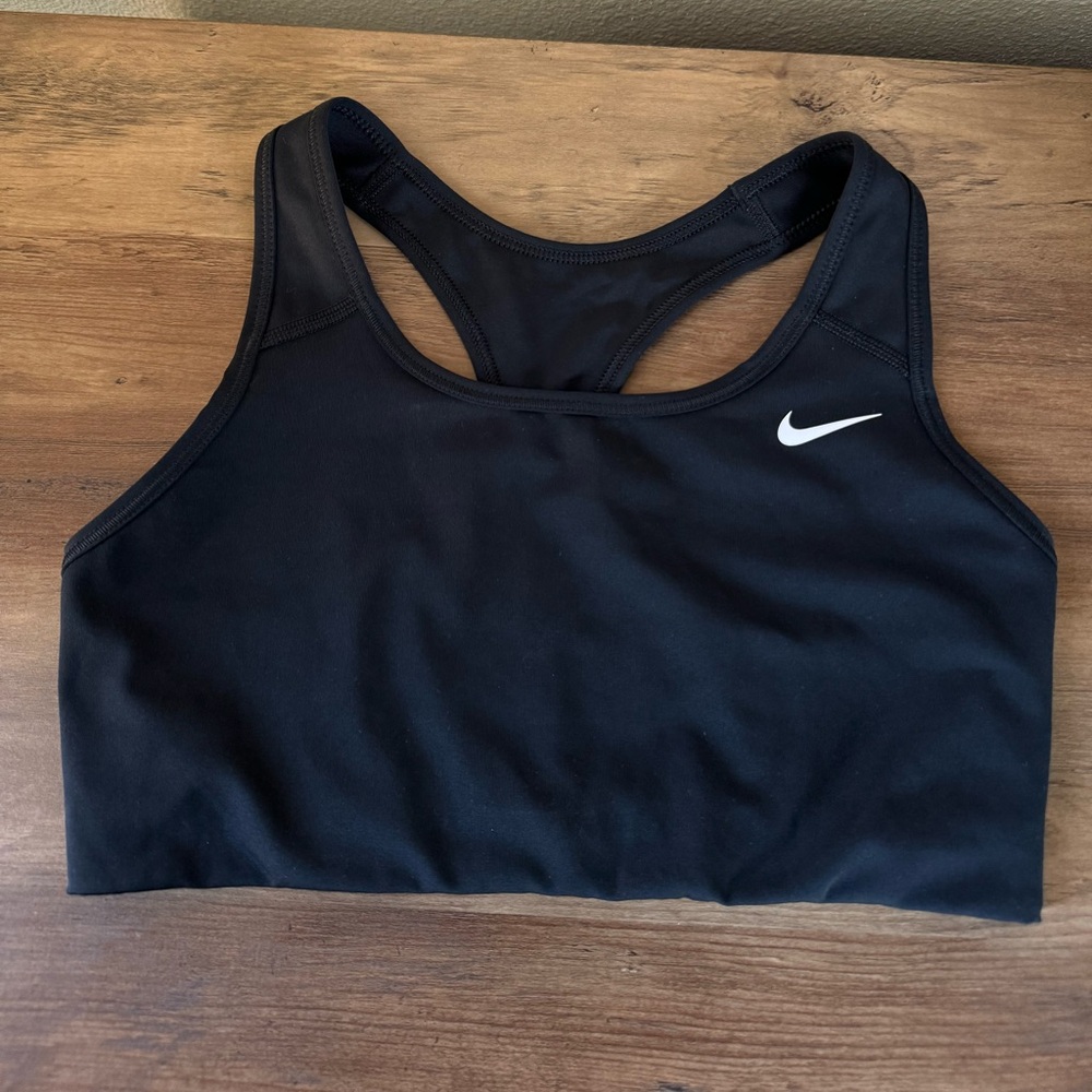 Nike Women’s Medium Black Racerback Pullover Light-Support Non-Padded Sports Bra